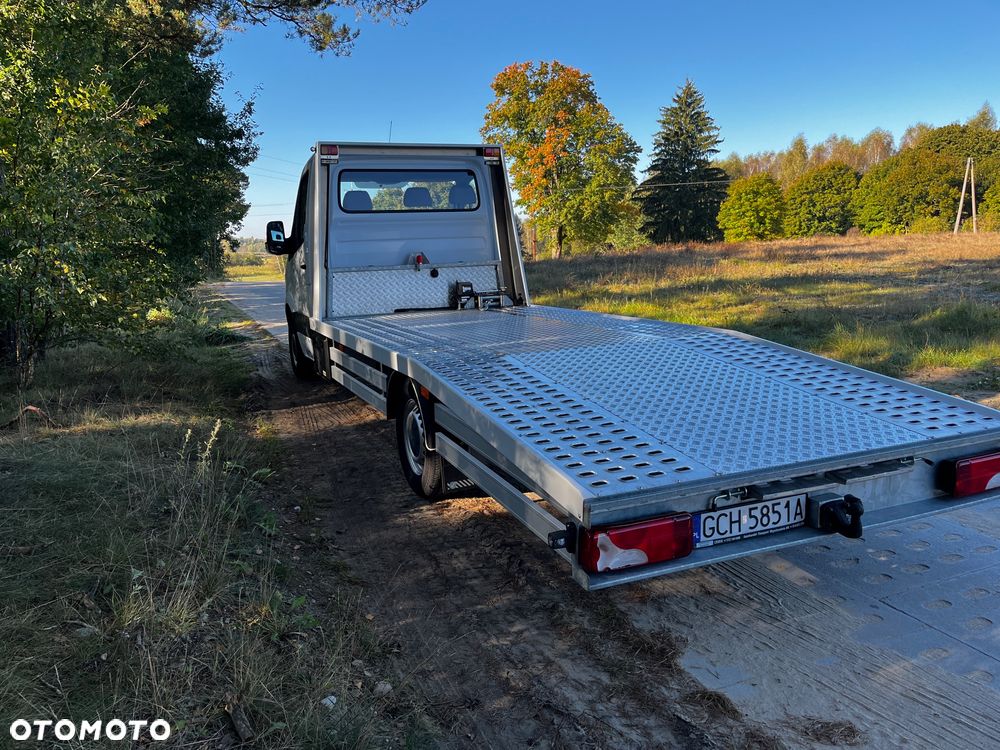 Mercedes-Benz Sprinter - 4