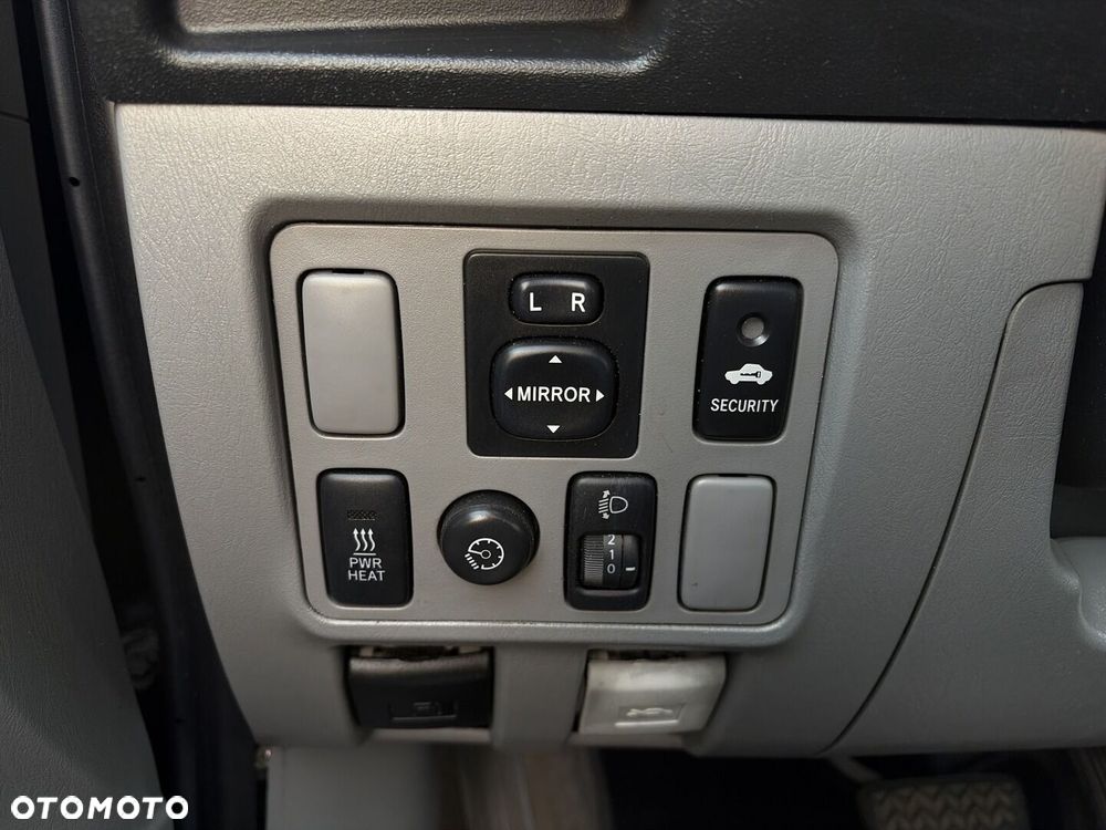 Toyota Hilux 3.0 D-4D SR5 - 19
