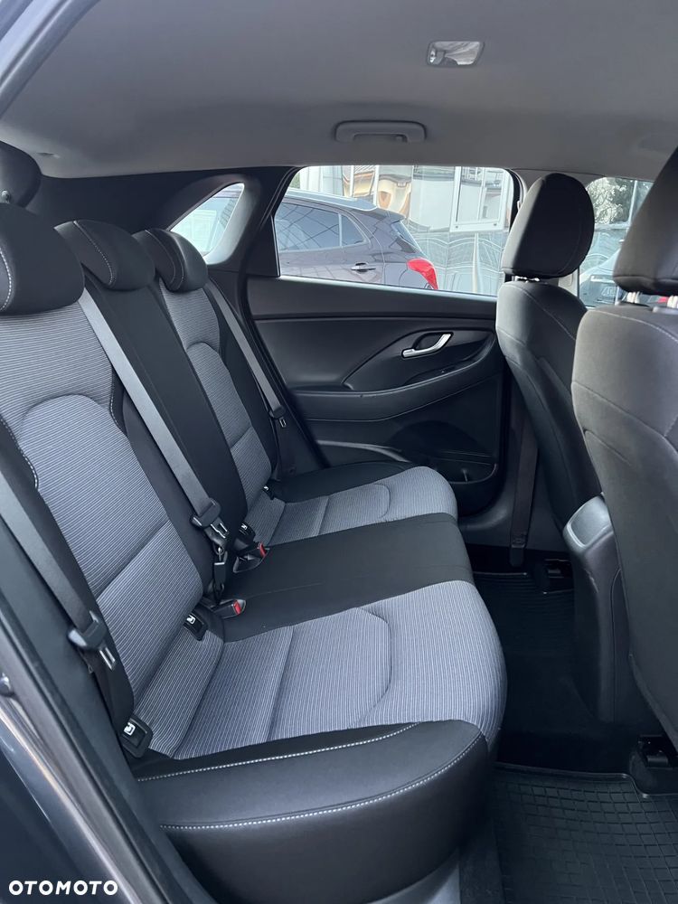 Hyundai i30 1.5 DPI Classic + - 8