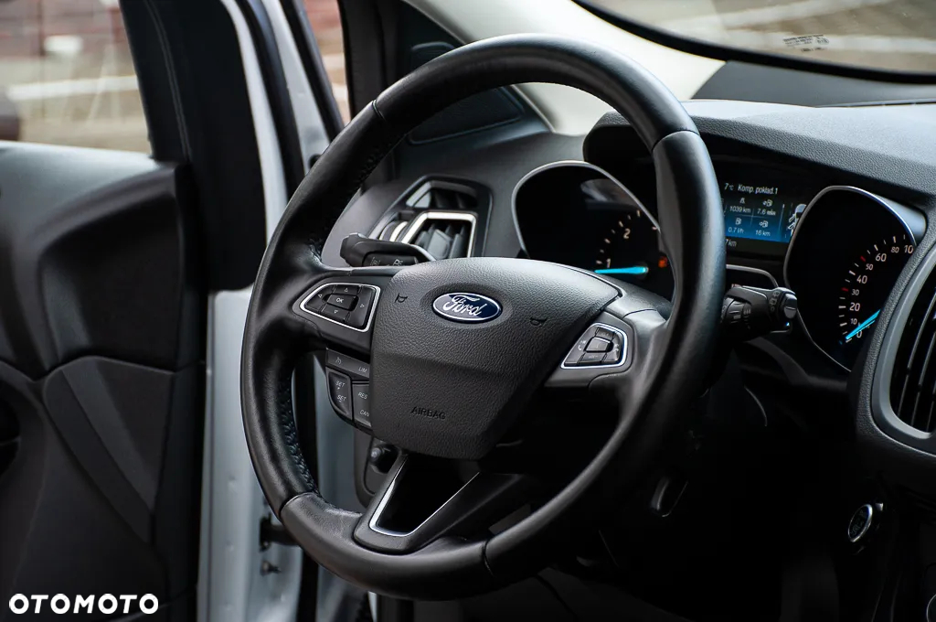 Ford Kuga 2.0 TDCi 2x4 Titanium - 30
