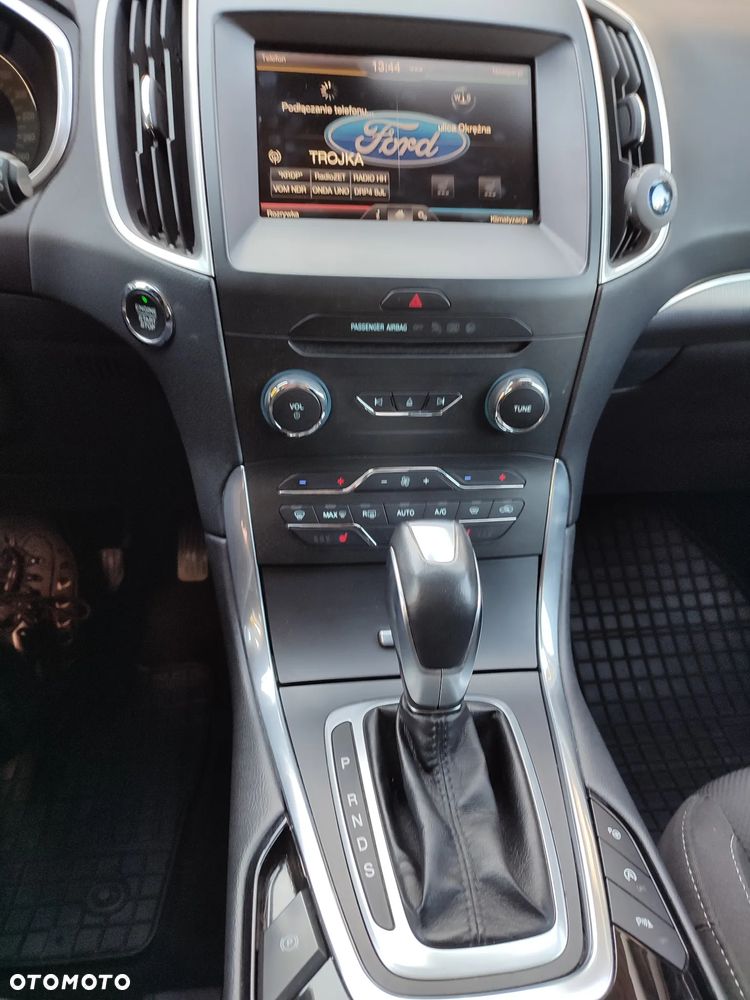 Ford S-Max - 16
