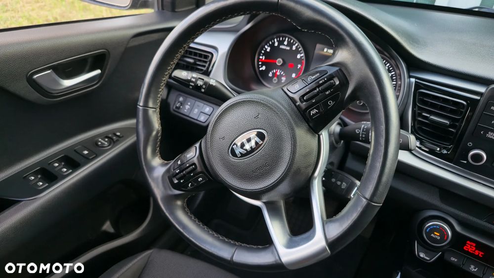 Kia Rio 1.2 L - 8