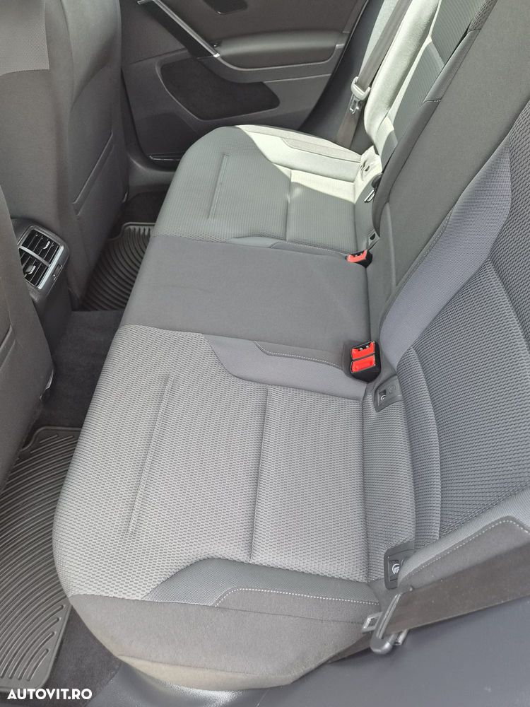 Volkswagen Golf - 12