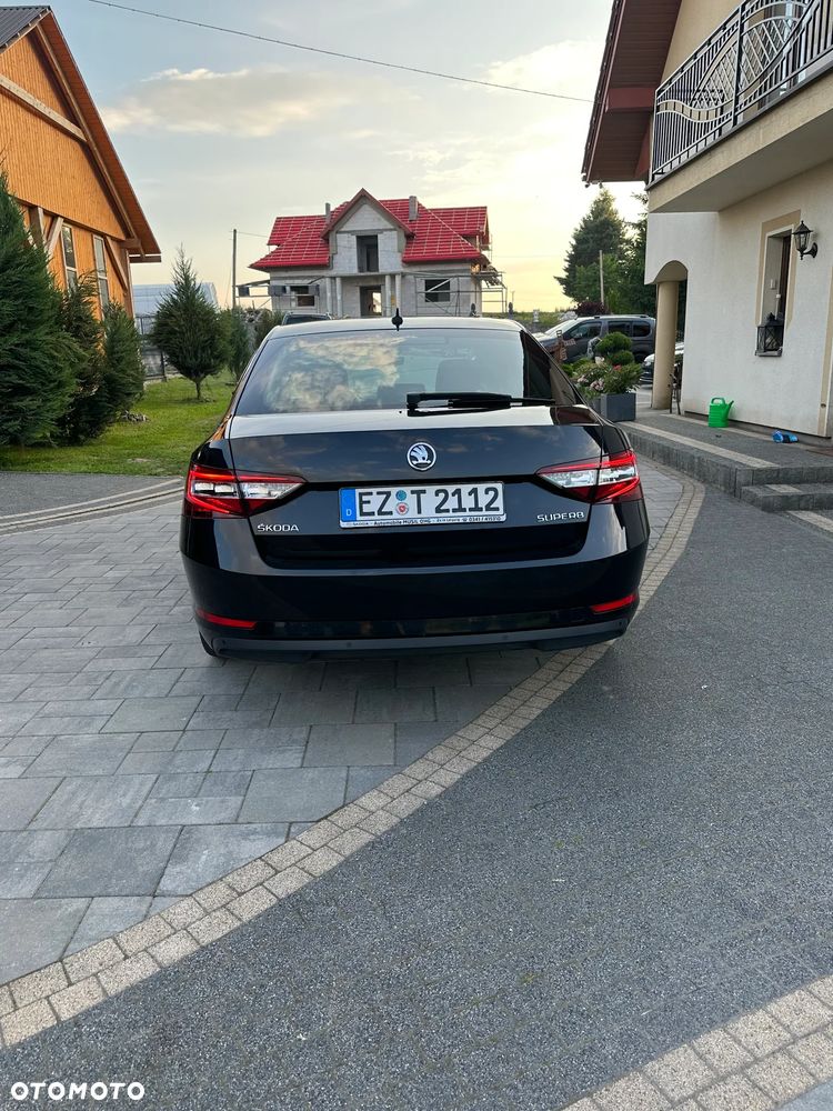Skoda Superb 2.0 TDI DSG Ambition - 7
