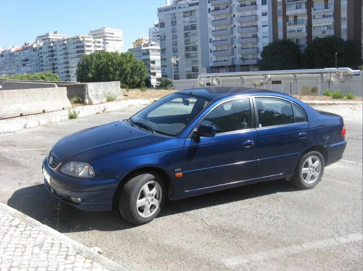 Toyota Avensis S/D 1.6 Executive - 1