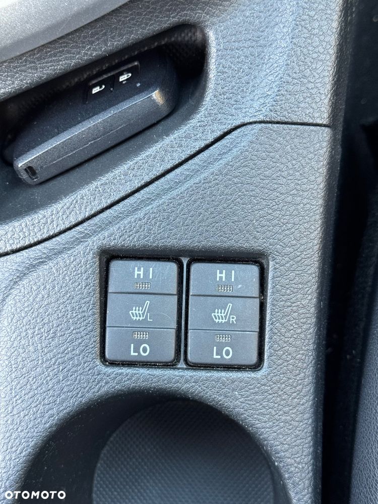 Toyota Auris 1.8 HSD Luna - 29