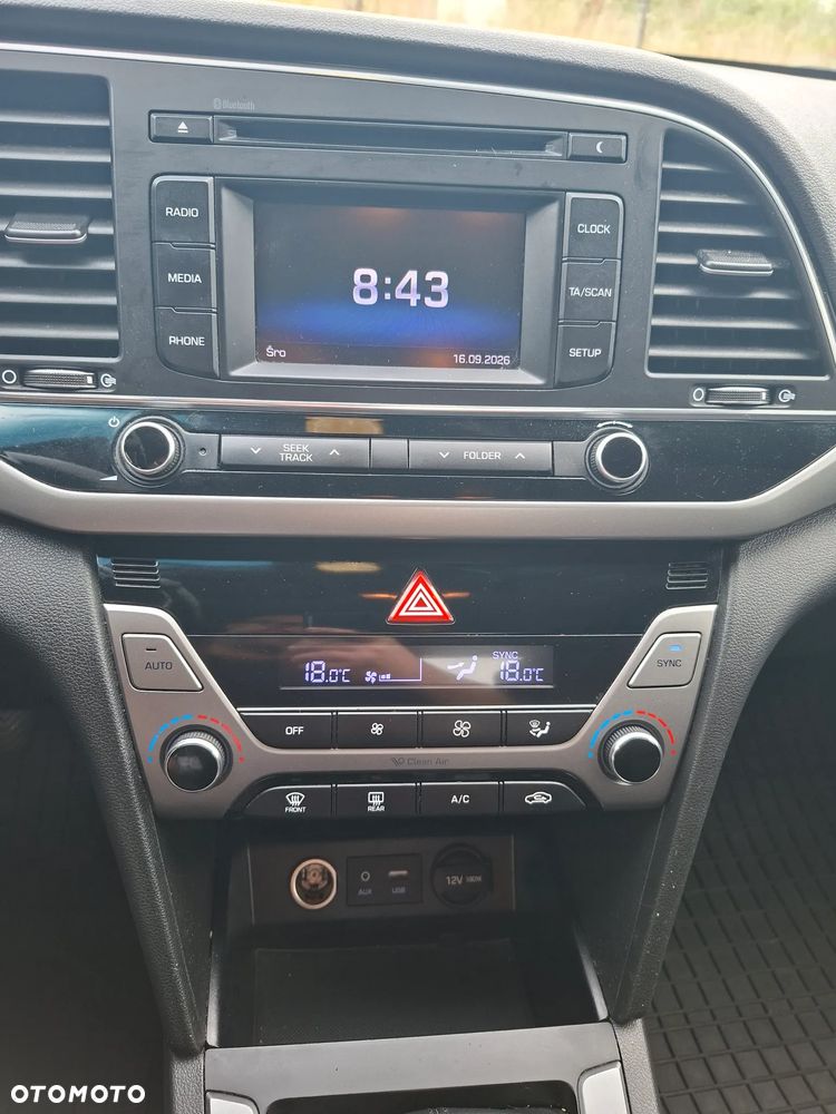 Hyundai Elantra 1.6 Classic Plus - 9