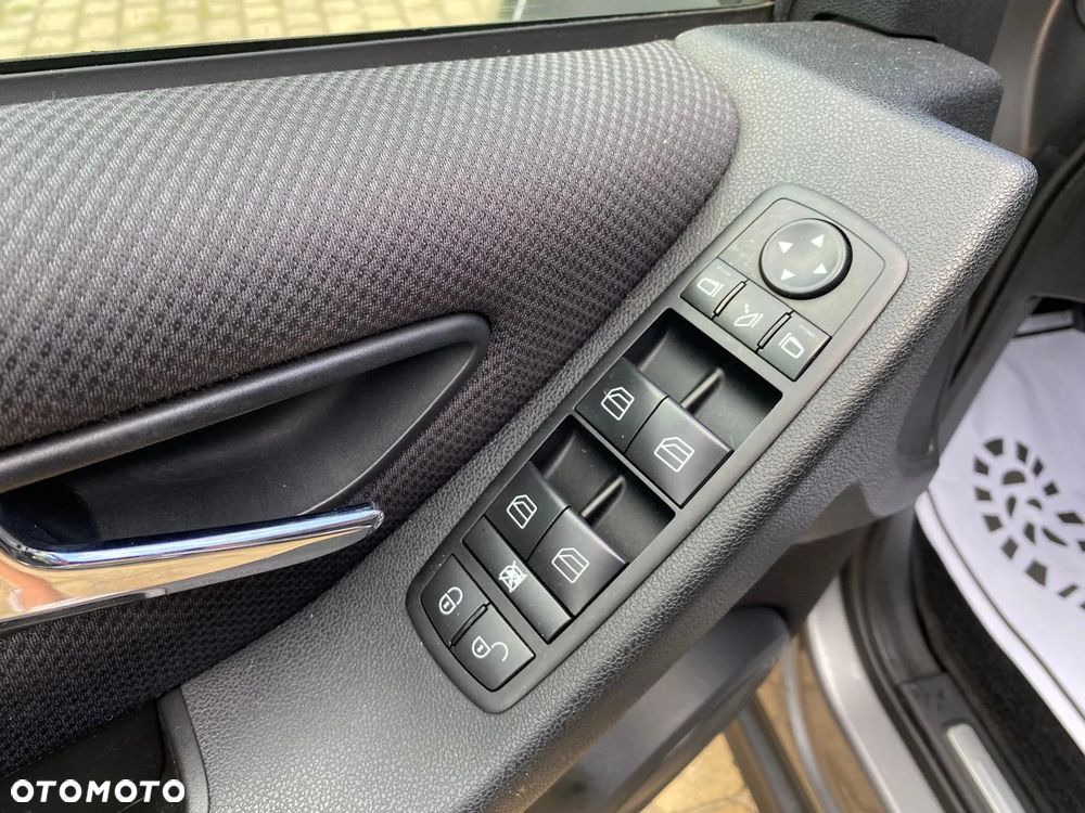 Mercedes-Benz Klasa A 180 CDI Autotronic Avantgarde Special Edition - 17