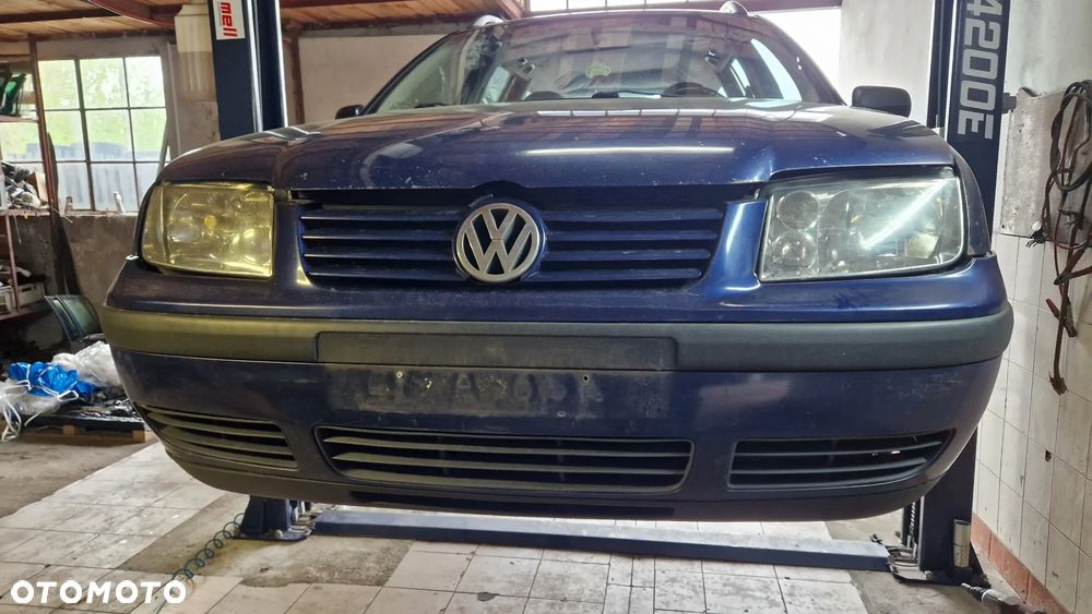 VOLKSWAGEN  BORA ATRAPA - 1