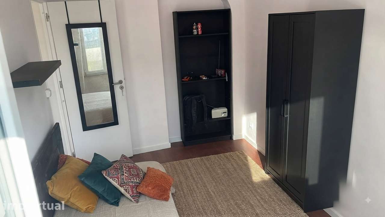 Quarto Individual com Varanda Bairro da Colônias - Grande imagem: 4/16