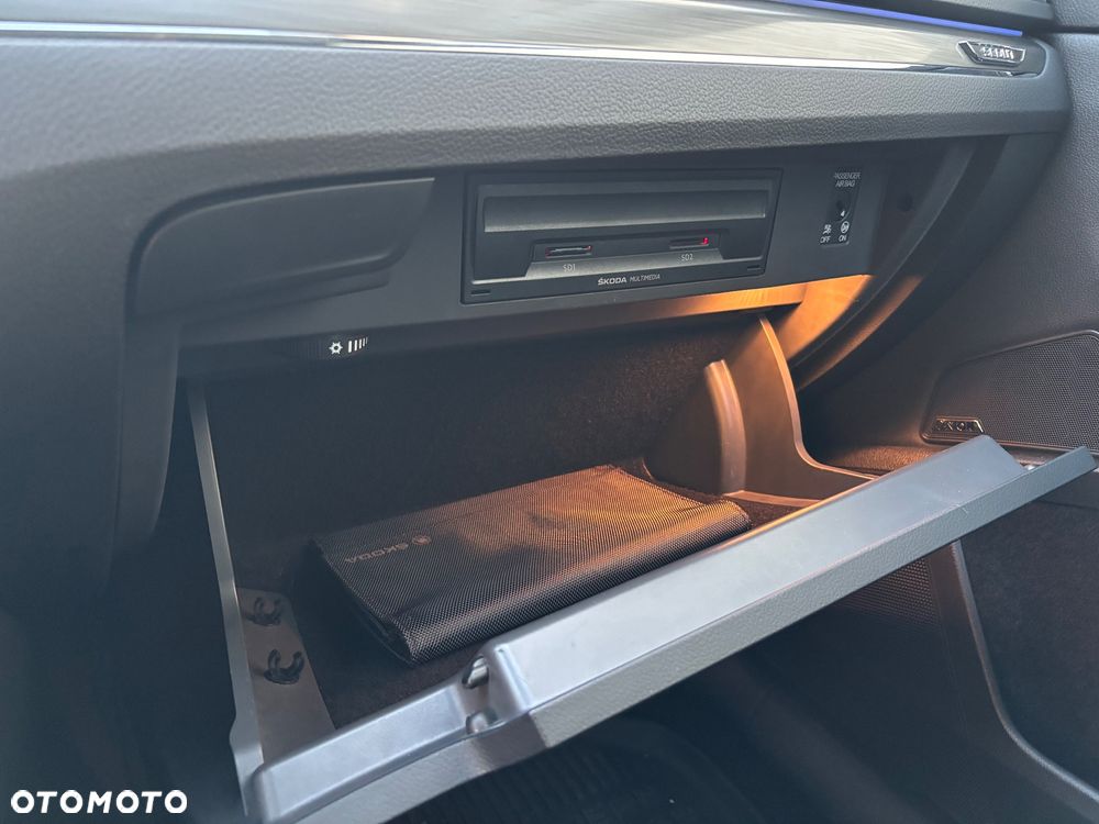 Skoda Superb 2.0 TSI 4x4 Scout DSG - 34