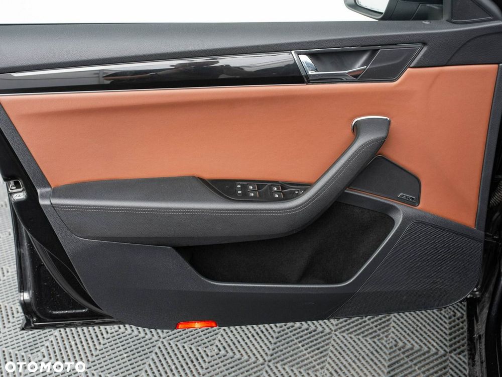 Skoda Superb 2.0 TDI SCR 4x4 L&K DSG - 10