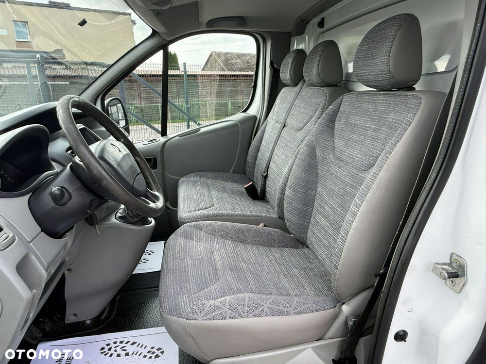 Renault Trafic - 23