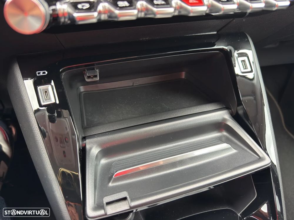 Peugeot e-208 Allure - 20