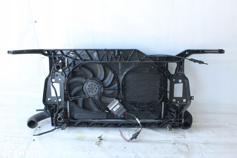 PAS PRZEDNI WZMOCNIENIE CHŁODNICE WENTYLATOR AUDI A4 B8 2007R- 2.0 TDI - 6