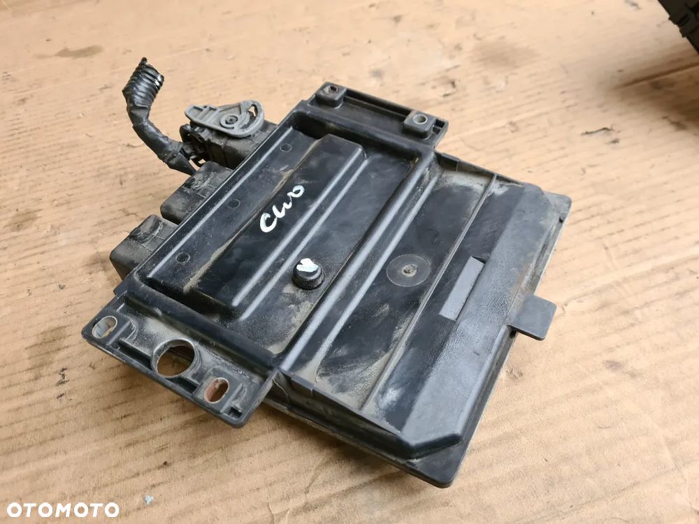 Renault Clio 2 lift 1.5 DCI zestaw startowy skrzynka UCH komputer silnika stacyjka wkładka drzwi kierowcy kluczyk - 5