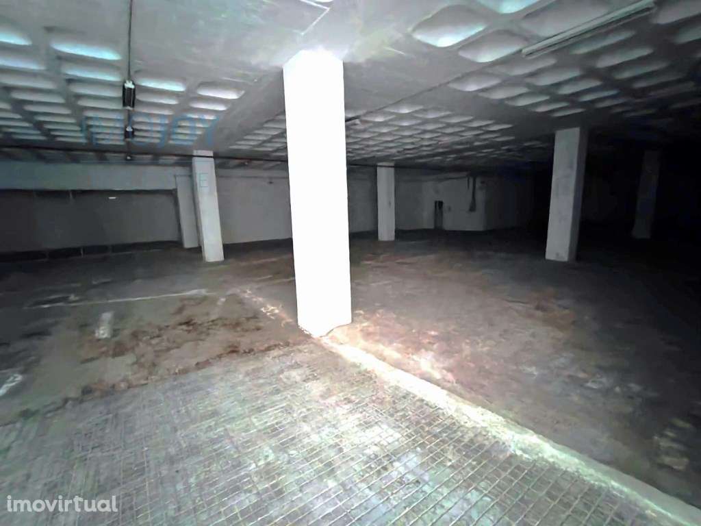 Armazém com 5 Pisos no Prior Velho - Grande imagem: 4/18