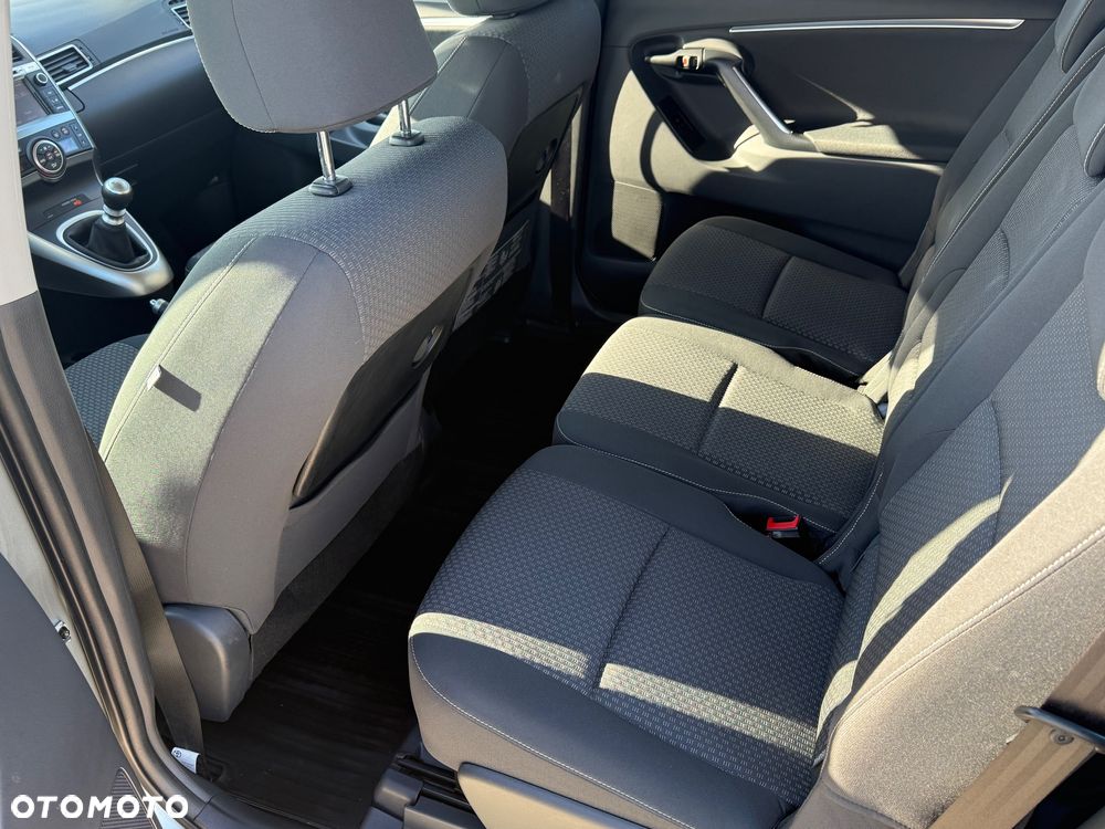 Toyota Verso 2.0 D-4D 5-Sitzer Executive - 27
