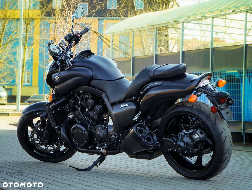 Yamaha V-MAX - 4