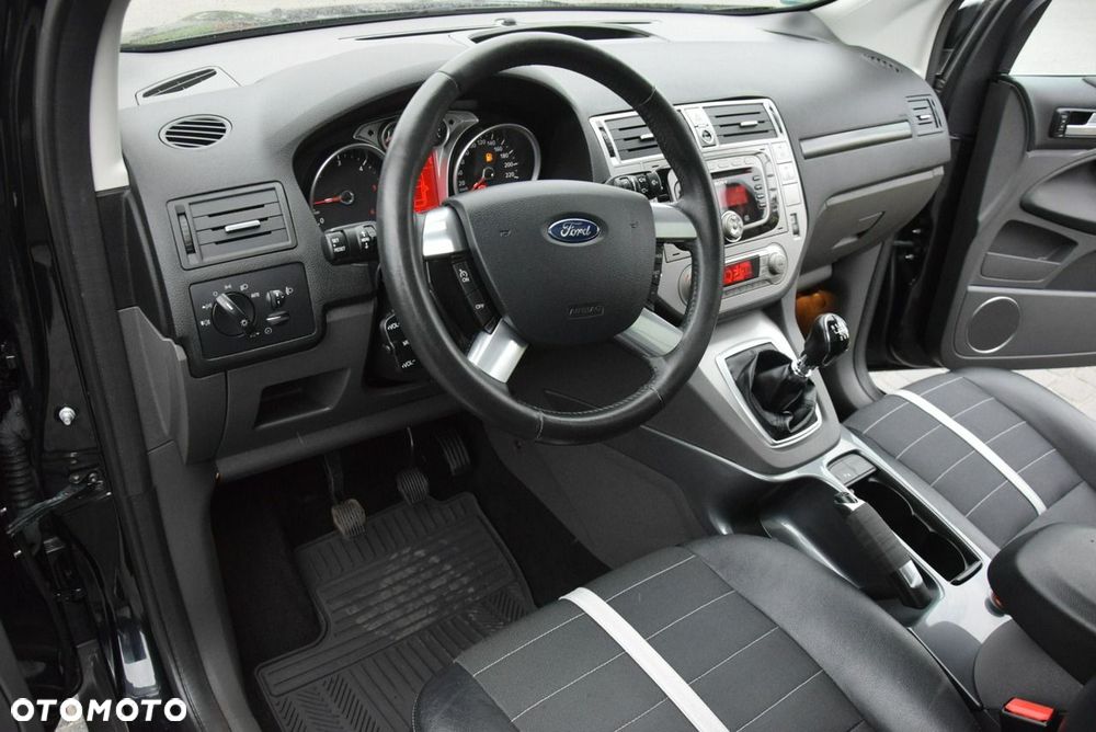 Ford Kuga 2.0 TDCi 4x4 Titanium - 33