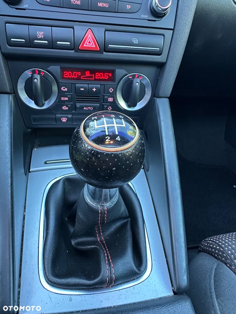 Audi A3 3-drzwiowe 1.6 S line Sportpaket (plus) - 31