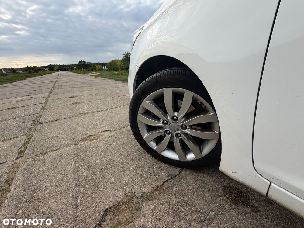 Kia Carens 2015 photo 2
