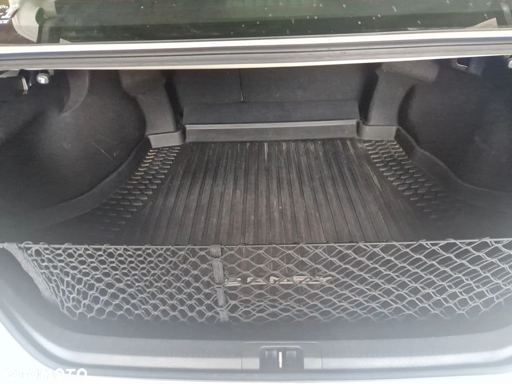 Toyota Camry - 11
