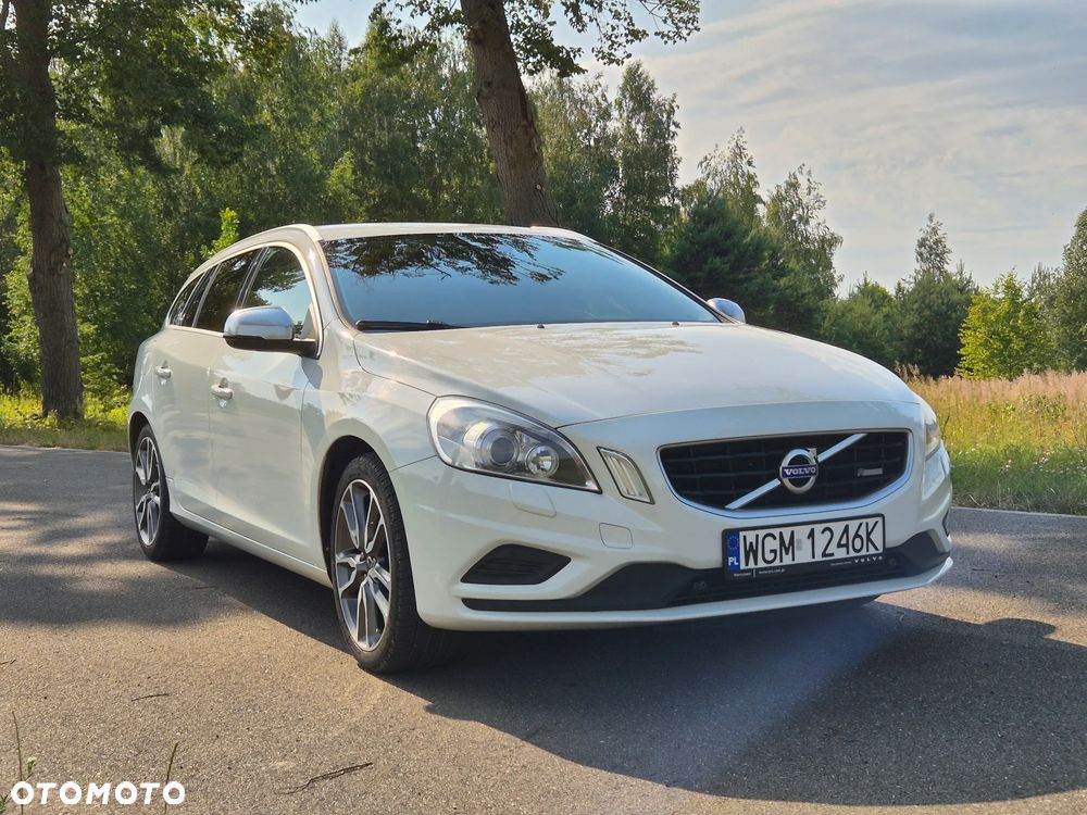 Volvo V60 D3 R-Design - 3