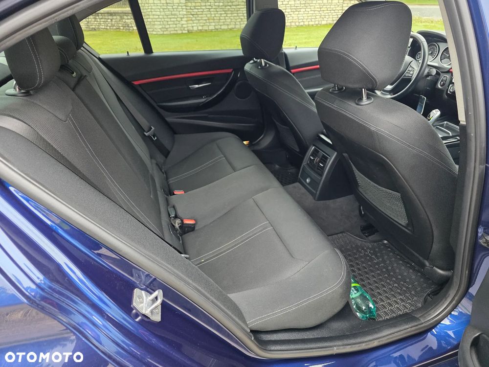 BMW Seria 3 316d Sport Line - 12