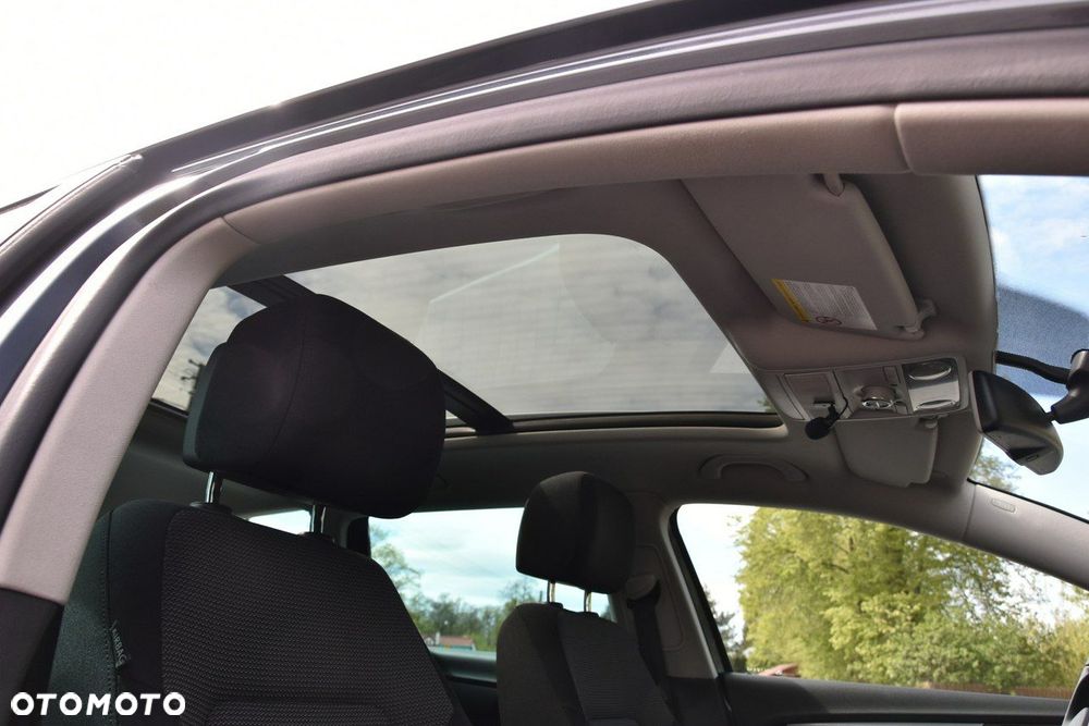 Volkswagen Passat - 12