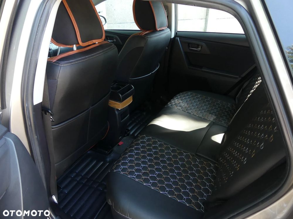 Toyota Auris 1.6 Prestige - 11