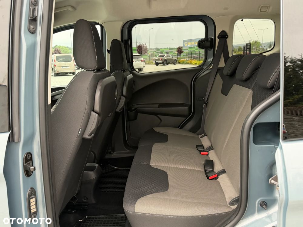 Ford Tourneo Courier 1.5 TDCi Trend - 19