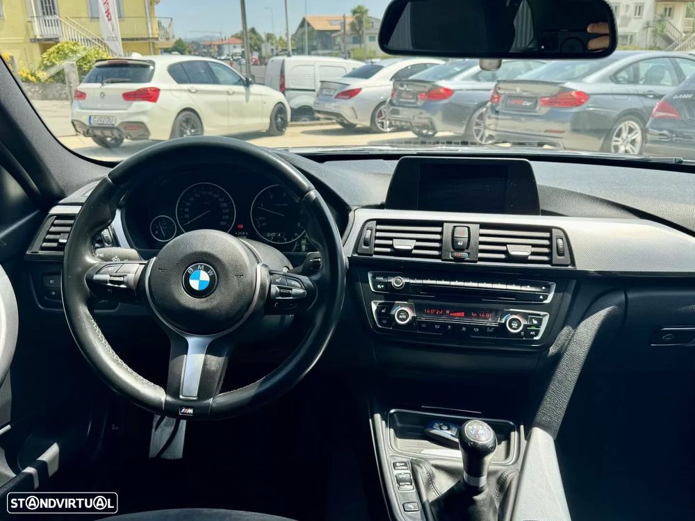 BMW 320 d Pack M - 13