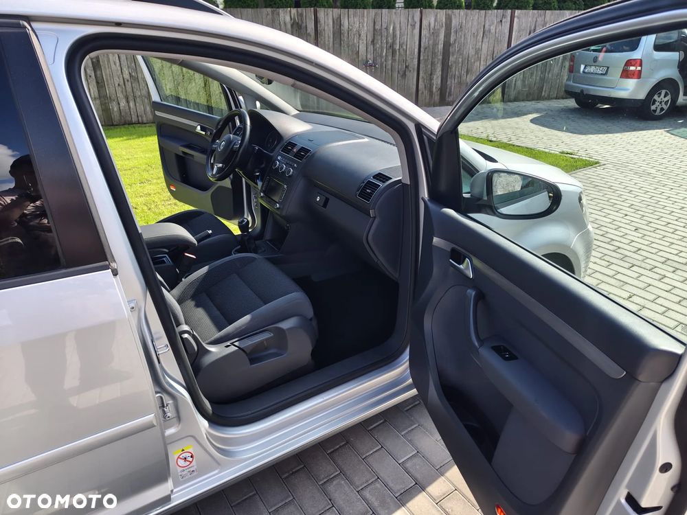 Volkswagen Touran 2.0 TDI DPF BlueMotion Technology Highline - 18