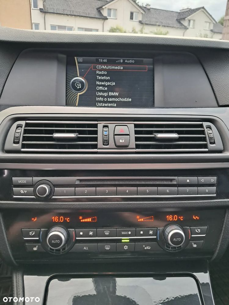 BMW Seria 5 520d xDrive - 13