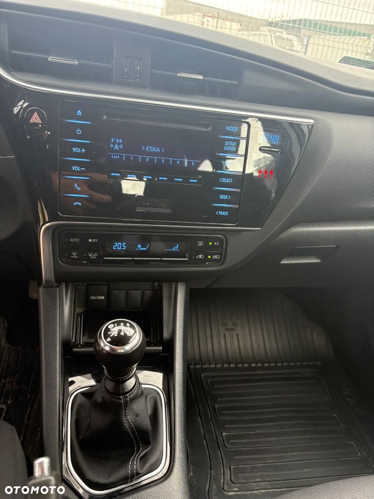 Toyota Auris 1.4 D-4D Active - 13