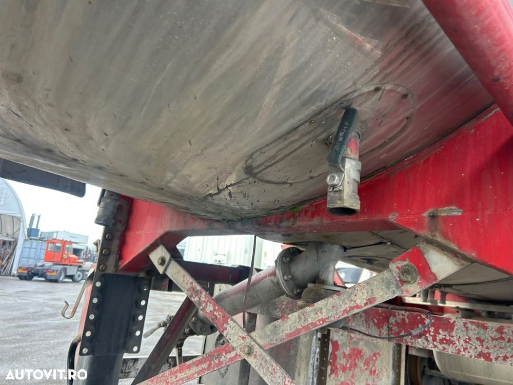 Feldbinder Cisterna,  33.000 l, 3 camere, factura externa - 9