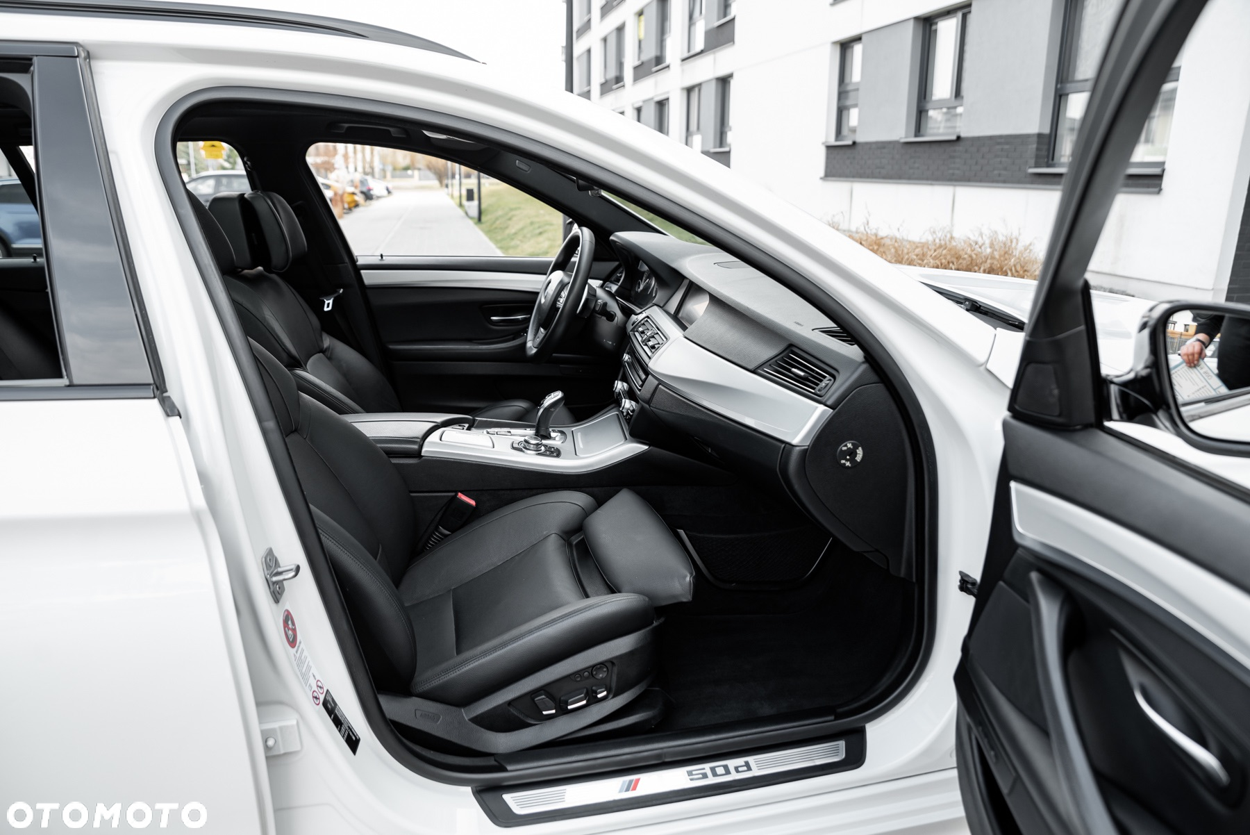 BMW Seria 5 M550d xDrive Touring Sport-Aut - 27