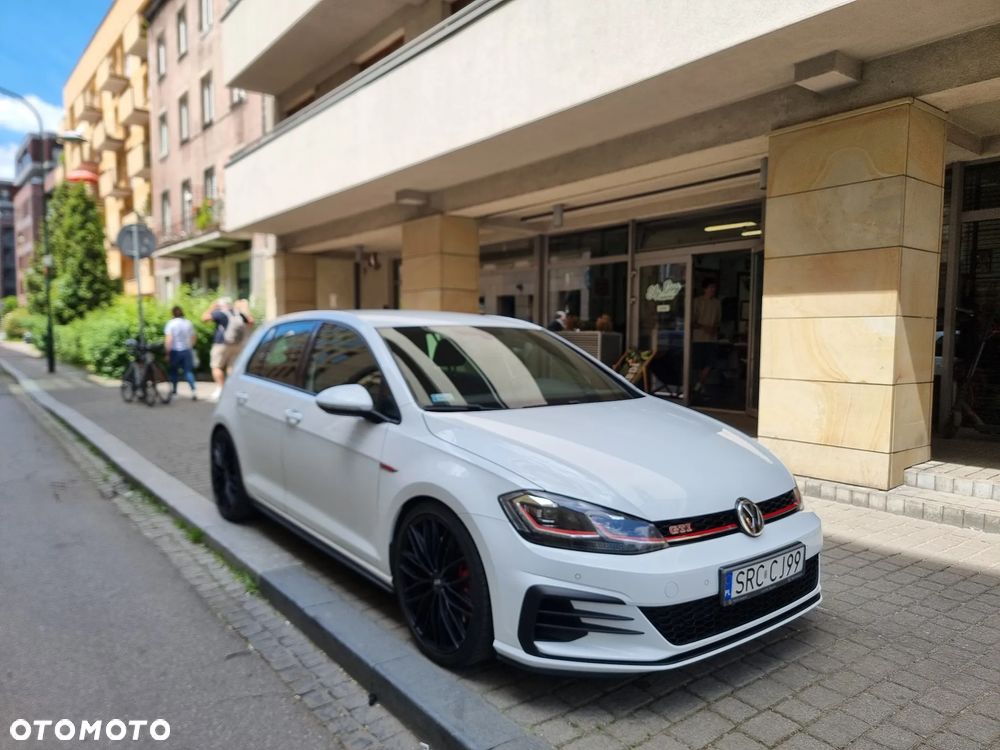 Volkswagen Golf - 2