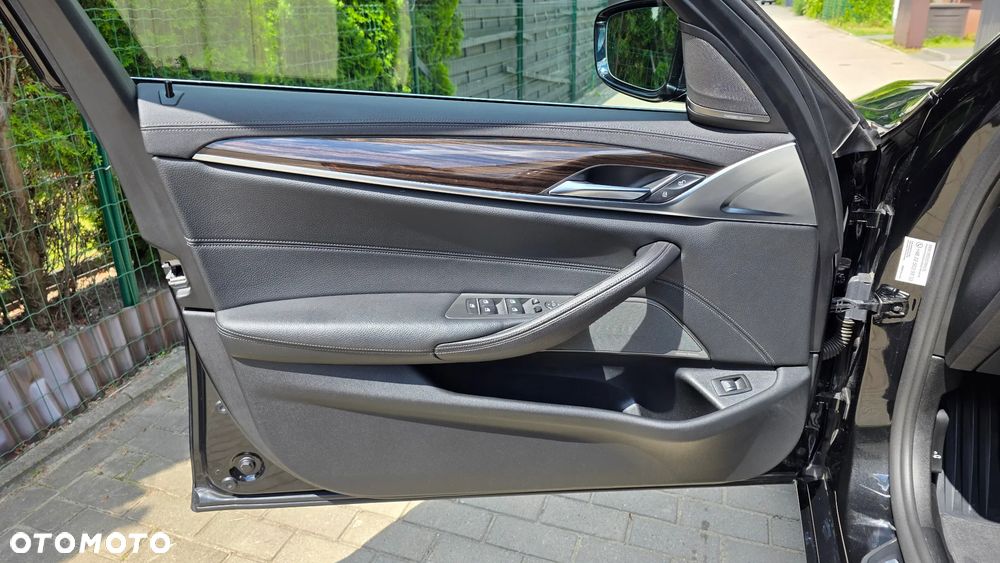 BMW Seria 5 520d xDrive Luxury Line - 19