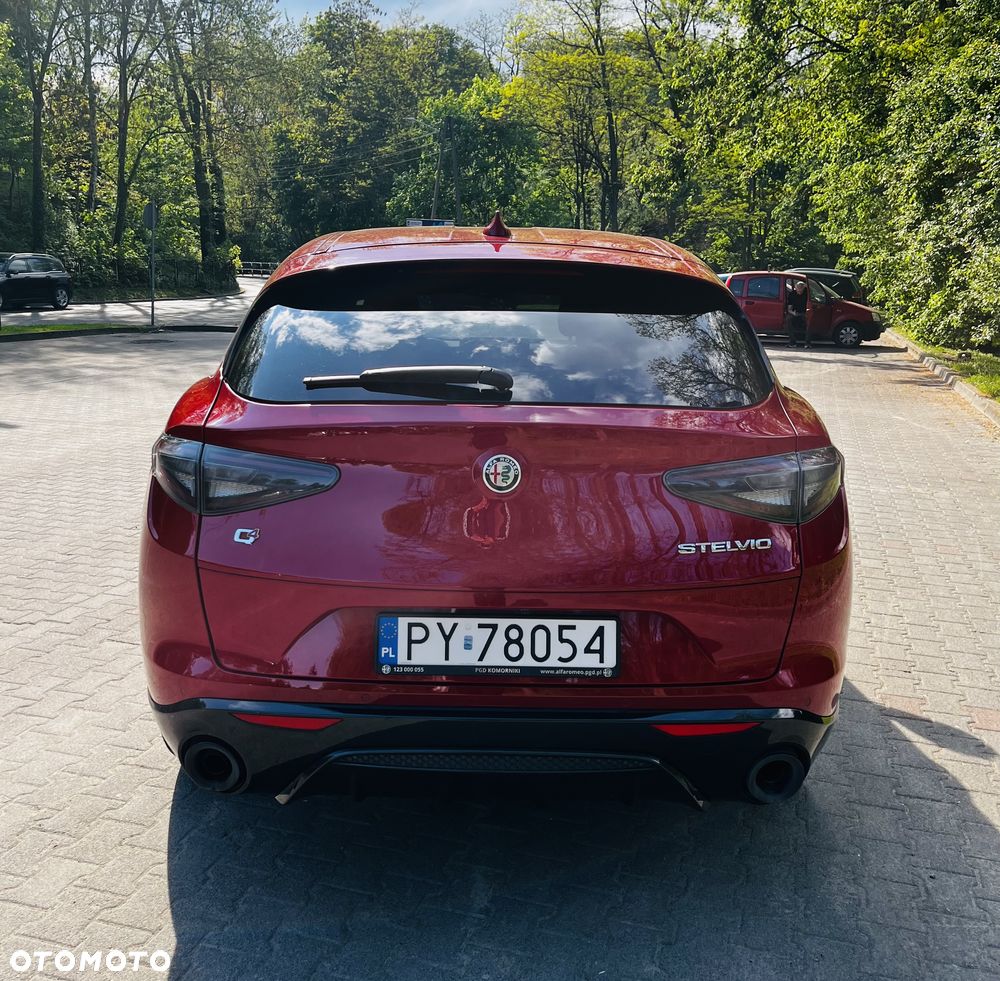 Alfa Romeo Stelvio 2.0 Turbo Competizione Q4 - 9