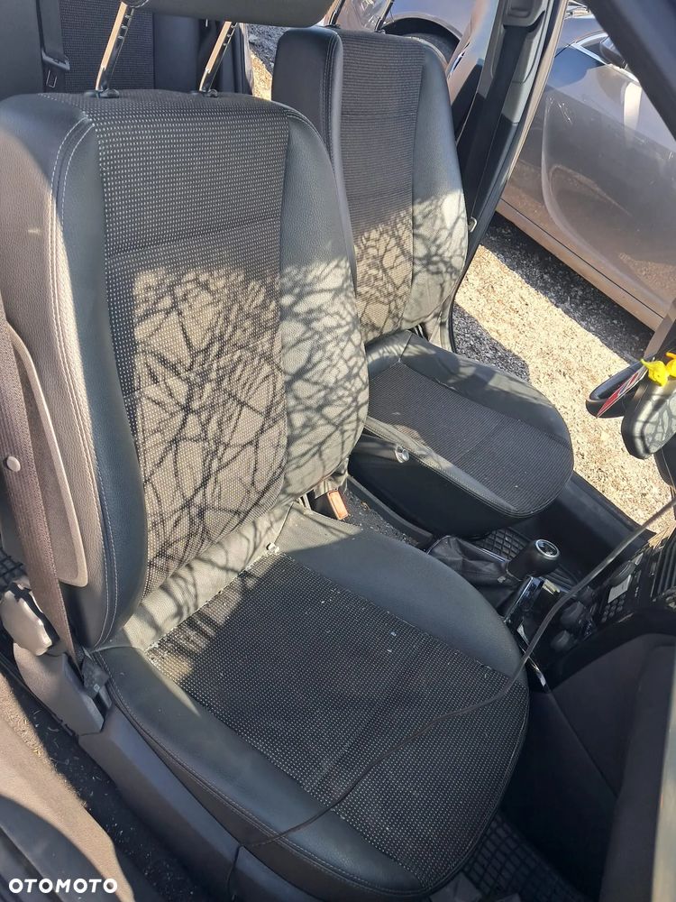 ❌Dawca części ❌ OPEL ASTRA H 2009 HB 1.4 16V KOD LAK: Z20R - 15