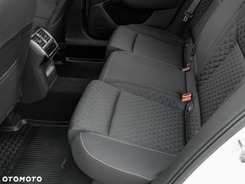 Skoda Superb 2.0 TDI SCR Ambition DSG - 24