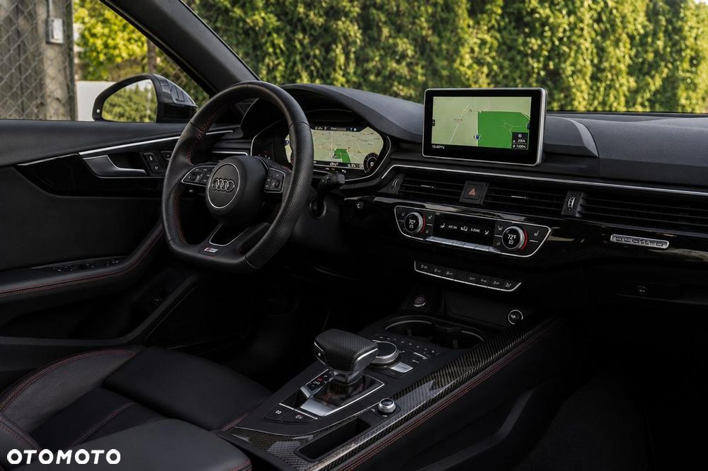 Audi A4 Limousine - 8