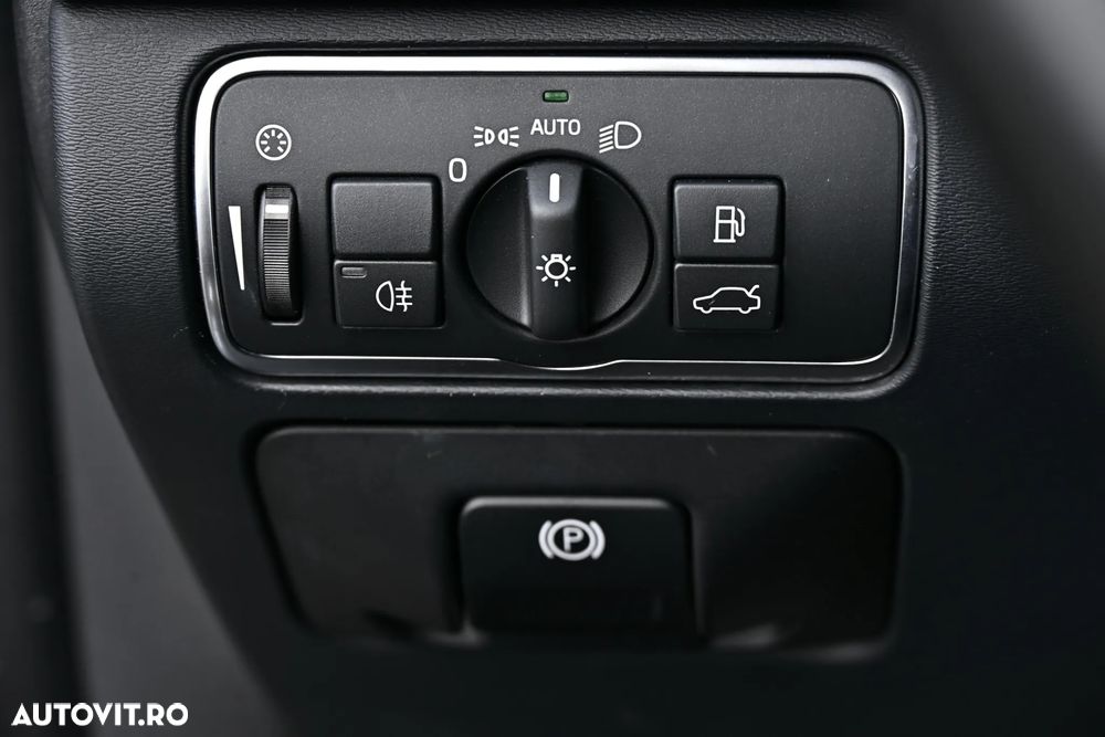 Volvo XC 60 D5 AWD Geartronic Summum - 26