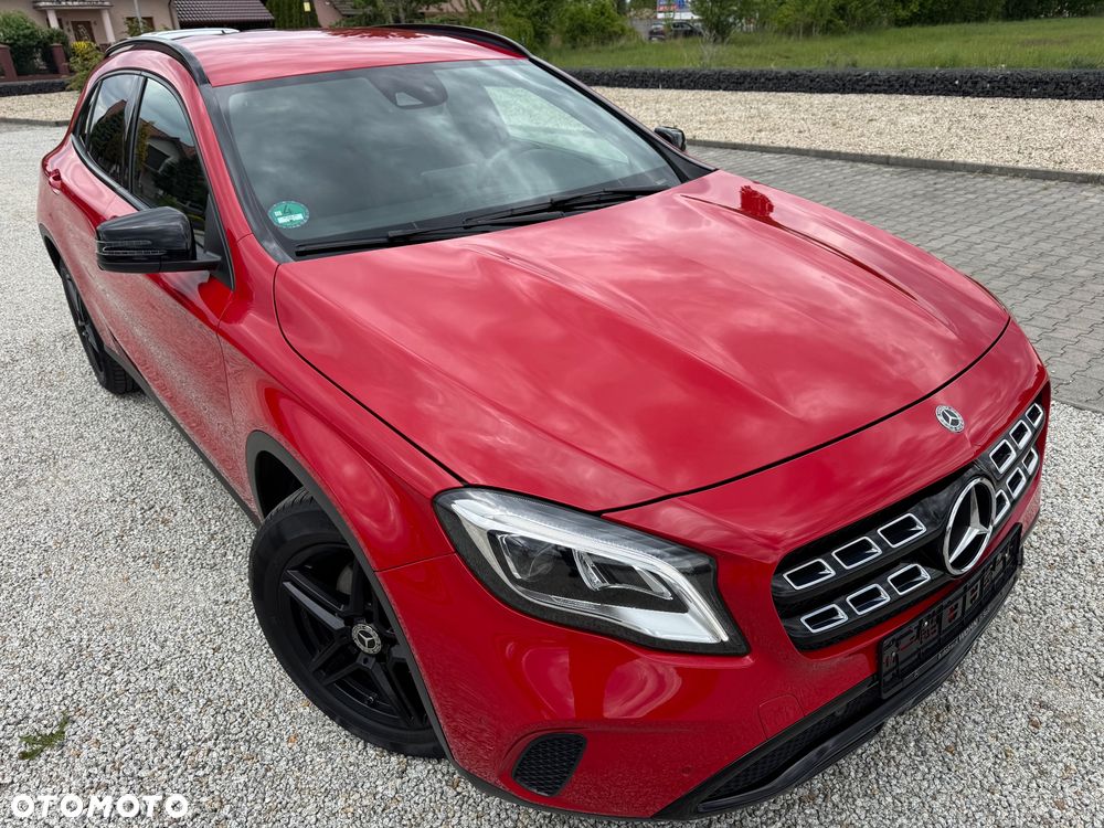 Mercedes-Benz GLA 180 Urban - 15