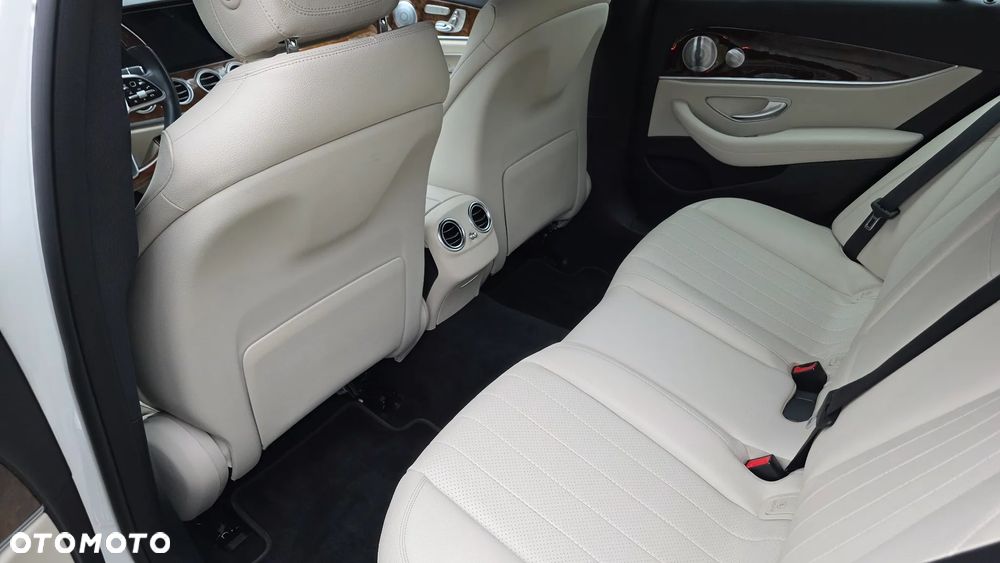 Mercedes-Benz Klasa E 450 4Matic 9G-TRONIC AMG Line - 10