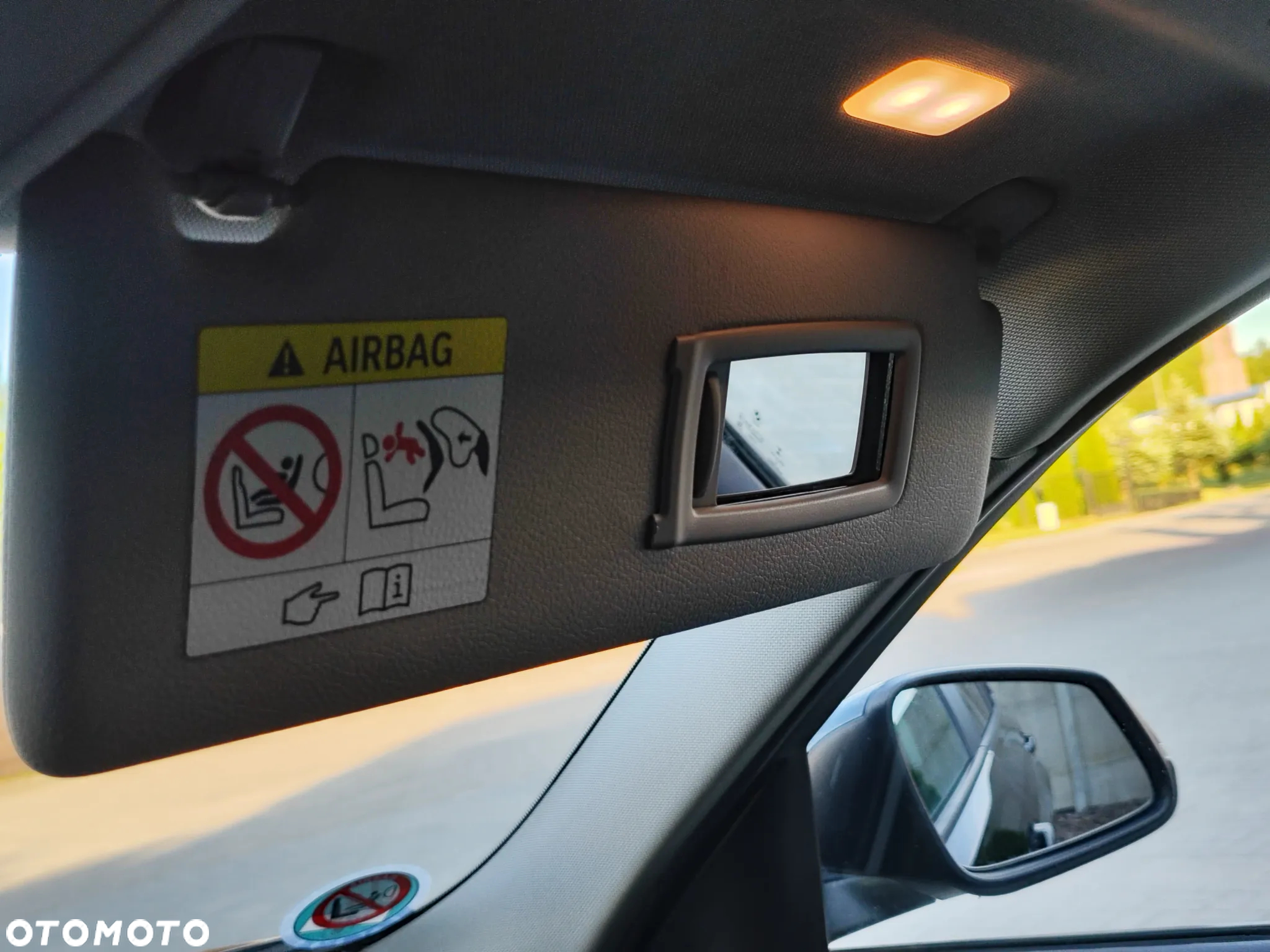 BMW Seria 3 318d Touring - 14