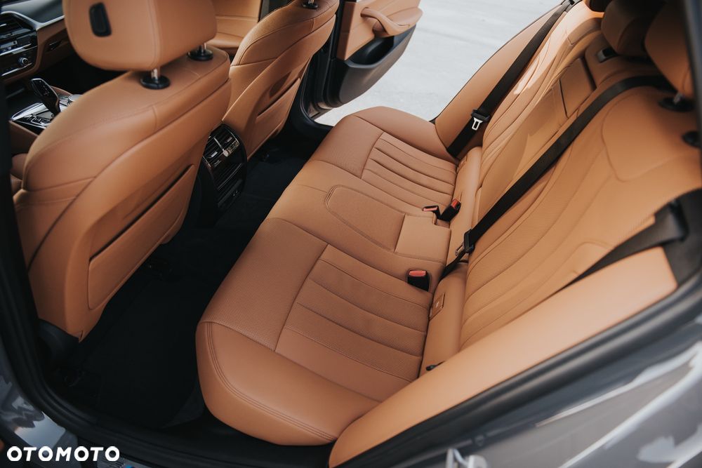 BMW Seria 5 520i - 14