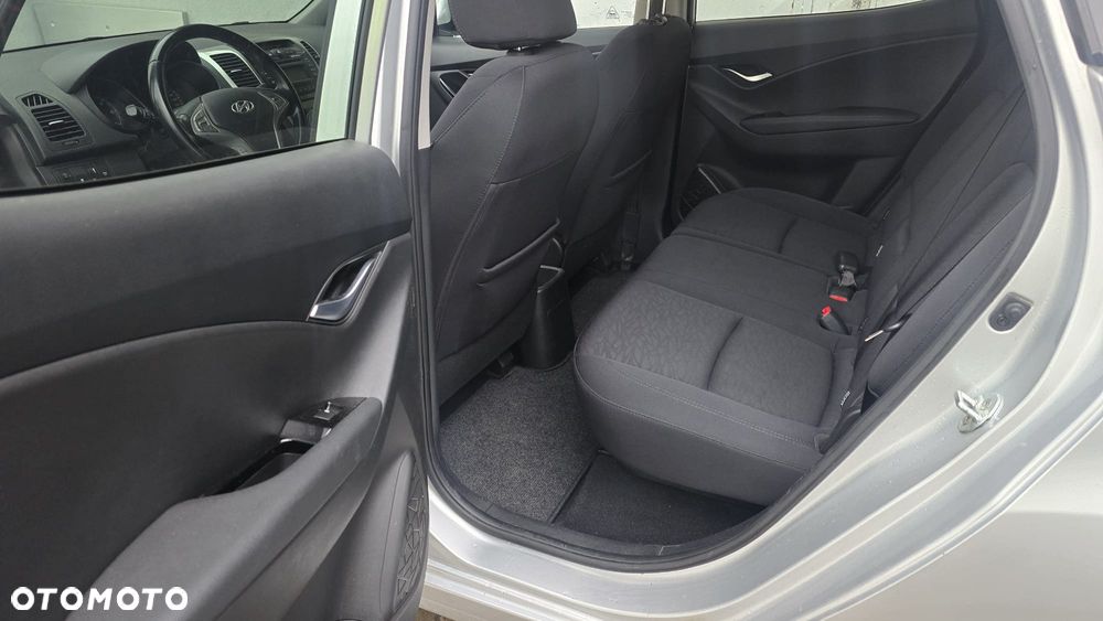 Hyundai ix20 1.4 CRDi Trend - 14